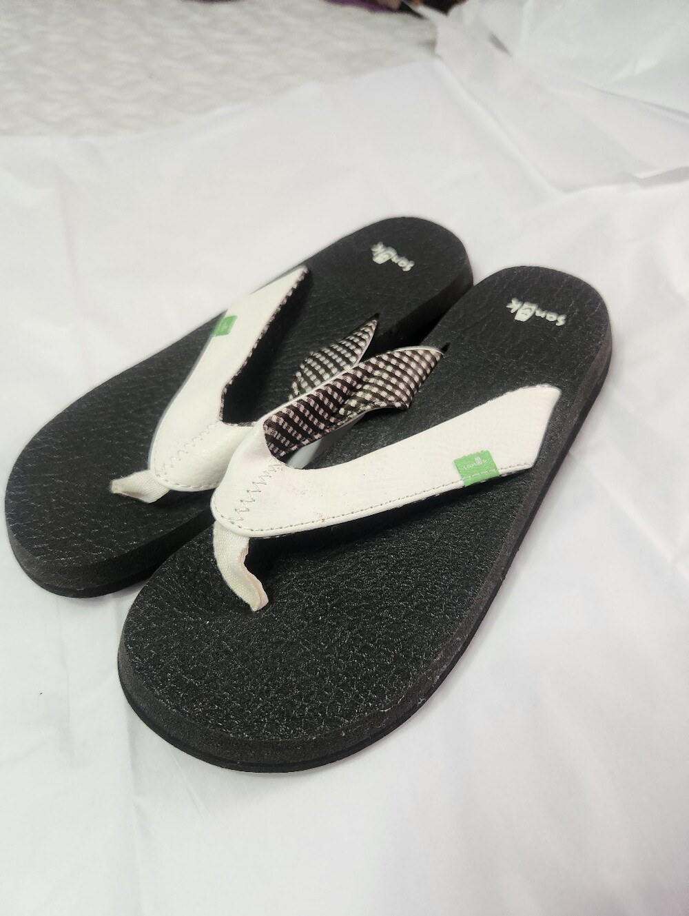 Sanuk FlipFlops Size 6